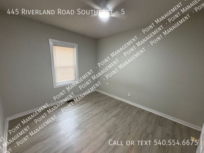 Building Photo - 445 Riverland Rd SE