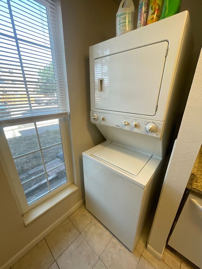 Building Photo - 3 Bedroom Apartment In Virginia Vale Neighborhood!