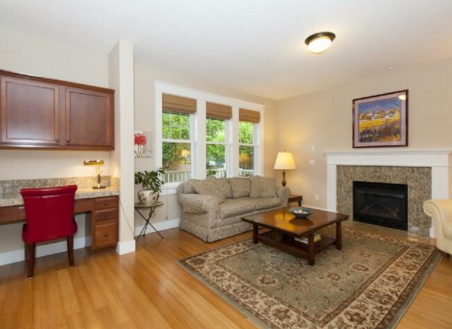 Building Photo - Beautiful 4 Bed, 2.5 Bath Rental home in P...
