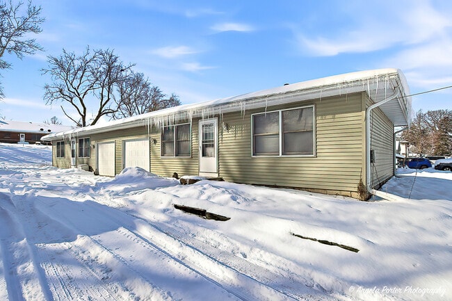 Primary Photo - 831 Washington St