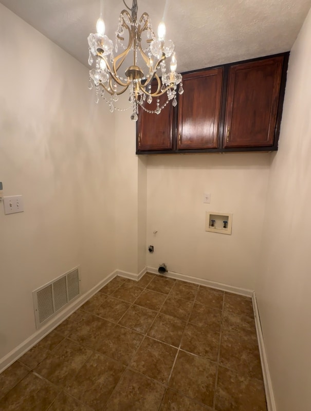 Building Photo - 362 River Point Dr