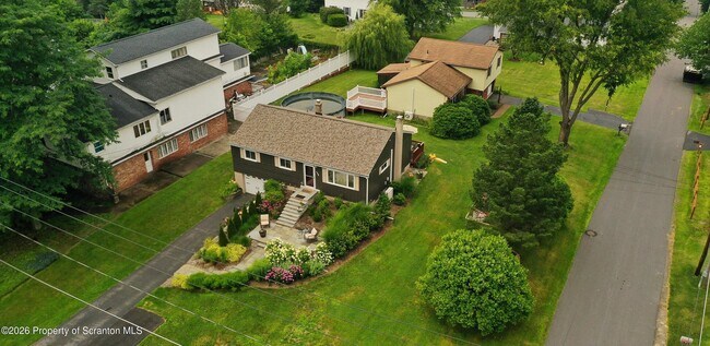 Building Photo - 139 Leach Hill Rd