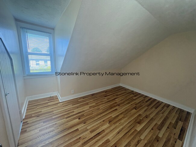 Building Photo - 157 Mauran Ave