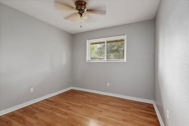 Building Photo - 1935 Barnsley Ln