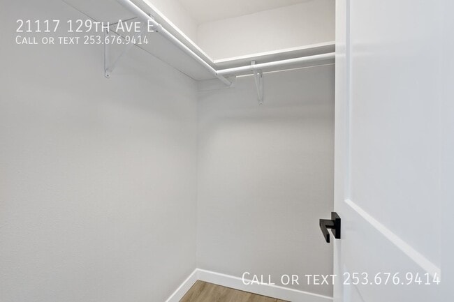 Building Photo - 21117 129th Ave E