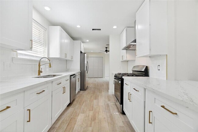 Building Photo - 1808 Elise Ave