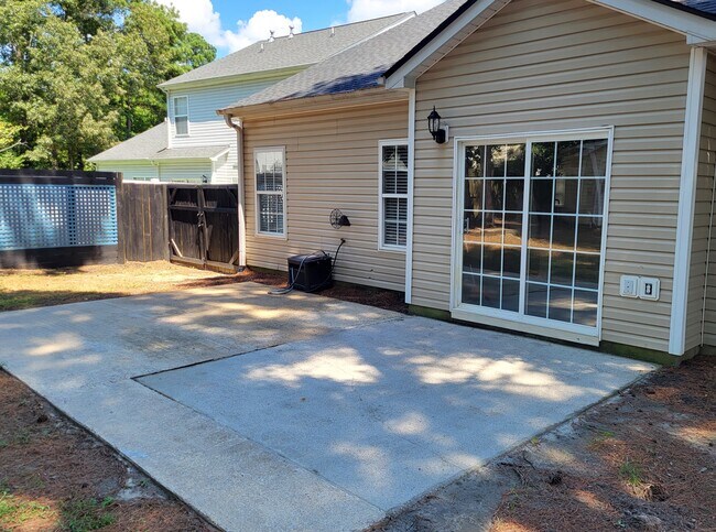 Building Photo - 8300 Neuse Hunter Dr