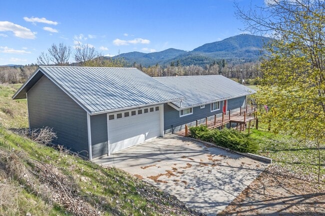 Building Photo - 737 Soluna Rnch Wy