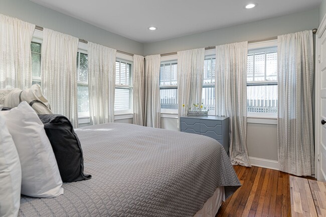 Building Photo - Beautifully Updated House - Awesome Montford Location