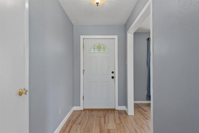 Building Photo - 24338 Redbud Ave