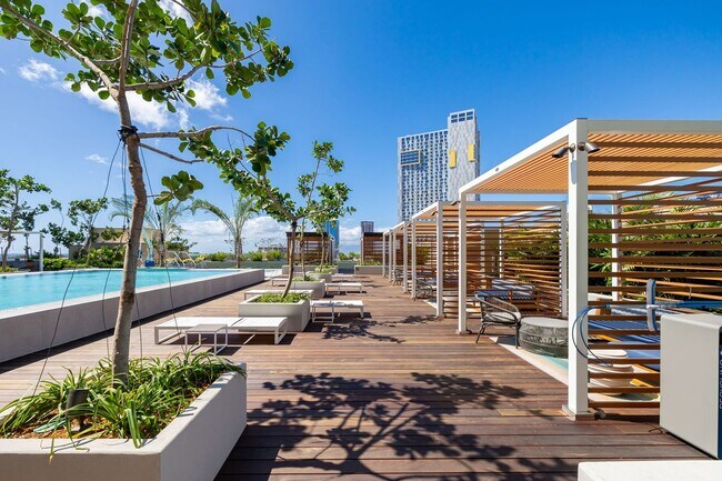 Building Photo - 2147