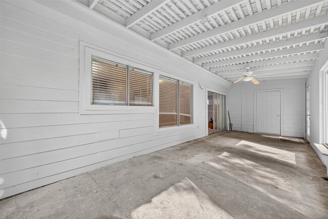 Building Photo - 7711 Del Glen Ln