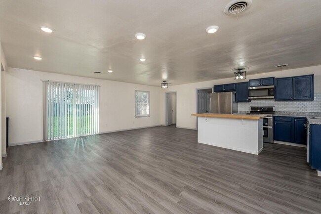 Building Photo - 3181 Sherry Ln