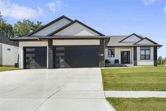 Building Photo - Brand new 4 bedroom 3 bath home in Hiawath...