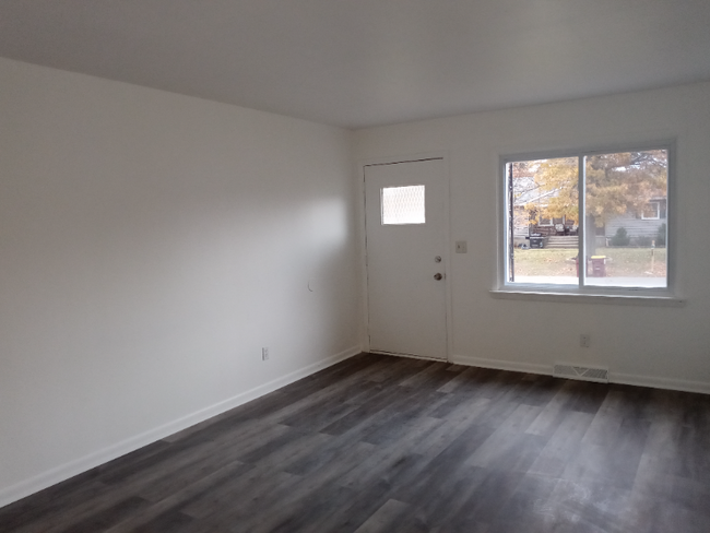 Building Photo - 3 A Saybrook Dr