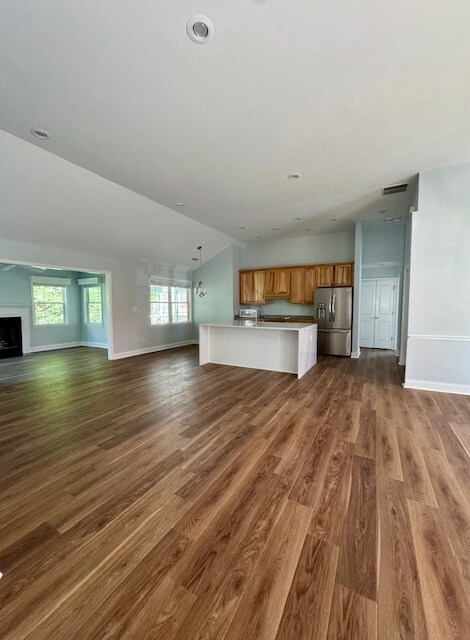 Building Photo - 50 Grove End Rd