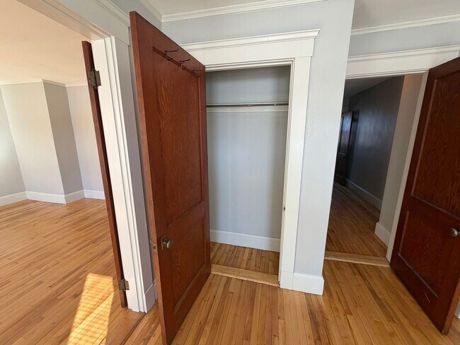 Building Photo - 248-250 N Main St