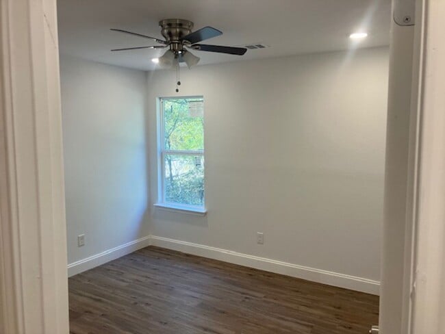 Building Photo - 125 Pawnee Trail