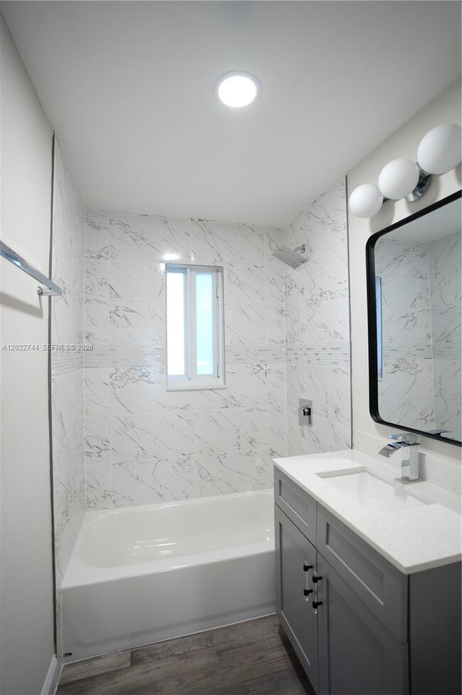 Building Photo - 2573 Conroy Dr
