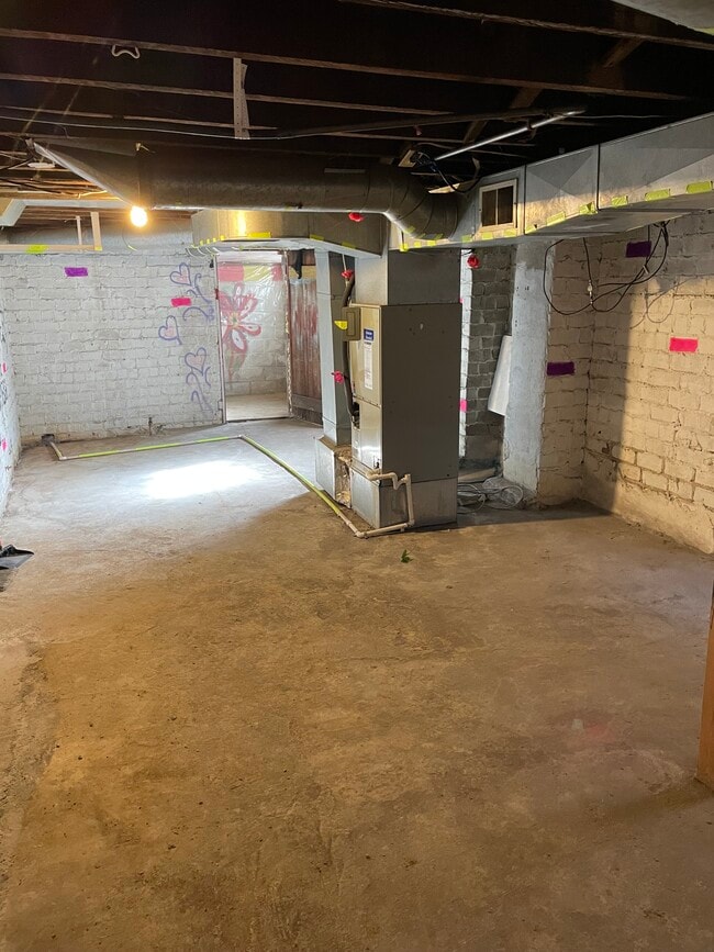 Building Photo - 47 Mound St