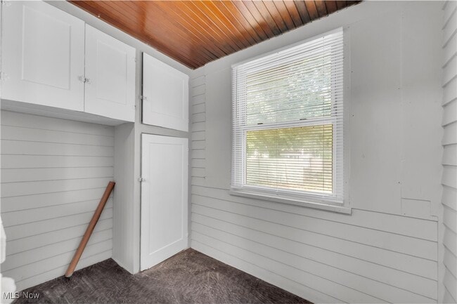 Building Photo - 3150 W 46th St