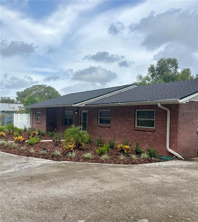 Building Photo - 712 Knowles Rd
