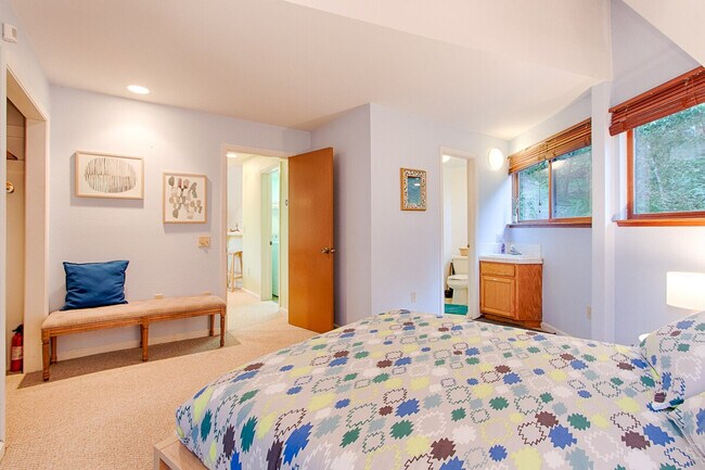 Building Photo - 1785 Austin Creek Rd