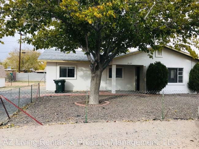 Building Photo - 3 br, 2 bath House - 2125 Club Avenue