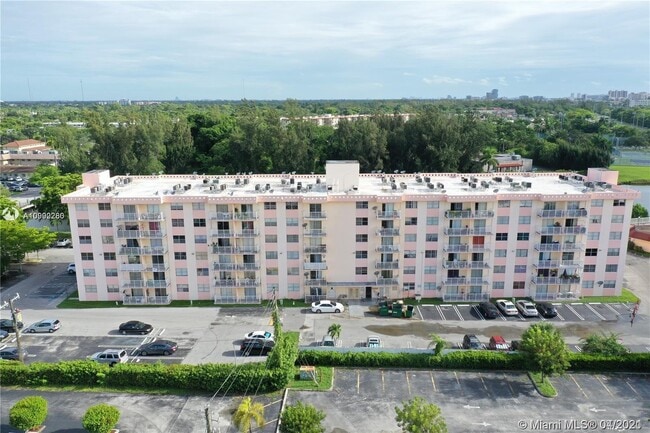 Building Photo - 16465 NE 22nd Ave