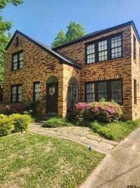 Building Photo - 608 W 3rd St