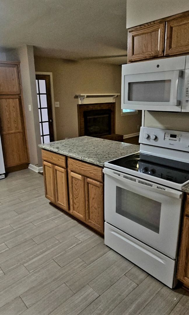 Building Photo - Upcoming 3 Bedroom Rental in Colfax! Tours scheduled to begin mid July!
