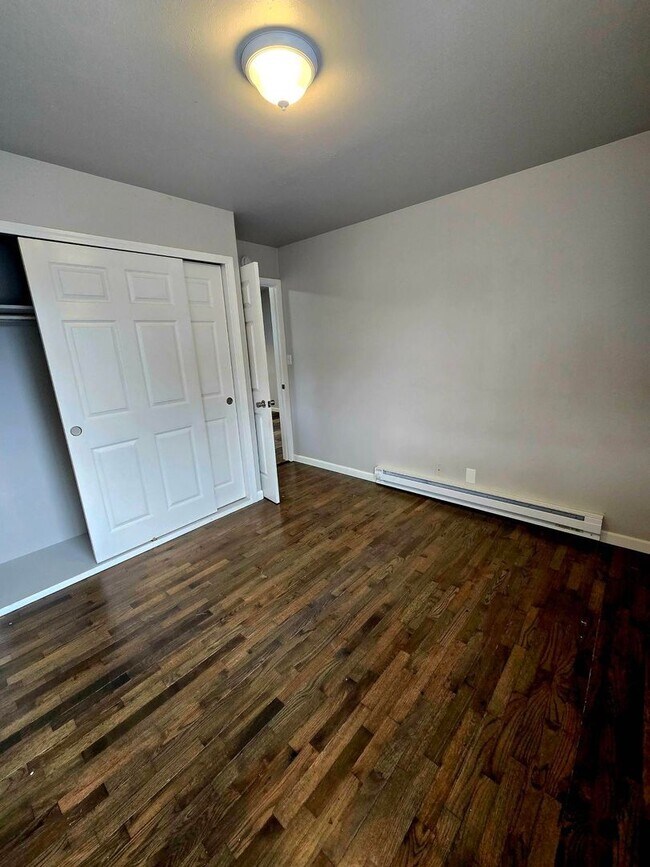 Building Photo - 8420 S Tacoma Way