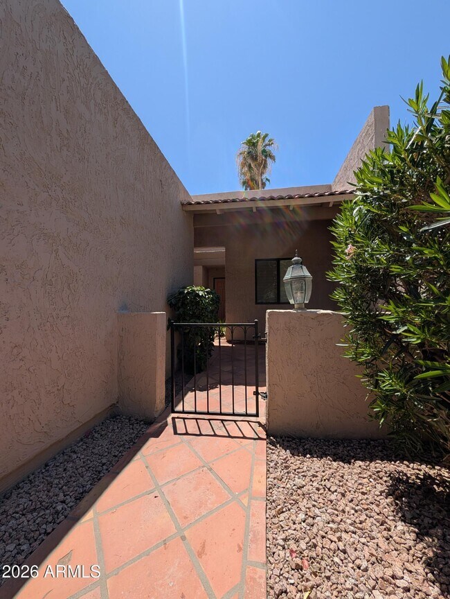 Building Photo - 5650 N 78th Pl