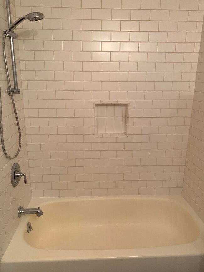 Building Photo - Two bedroom in the Placer downtown-dog neg...