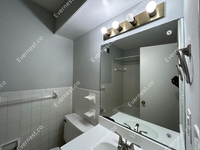 Building Photo - 760 Hackberry Dr