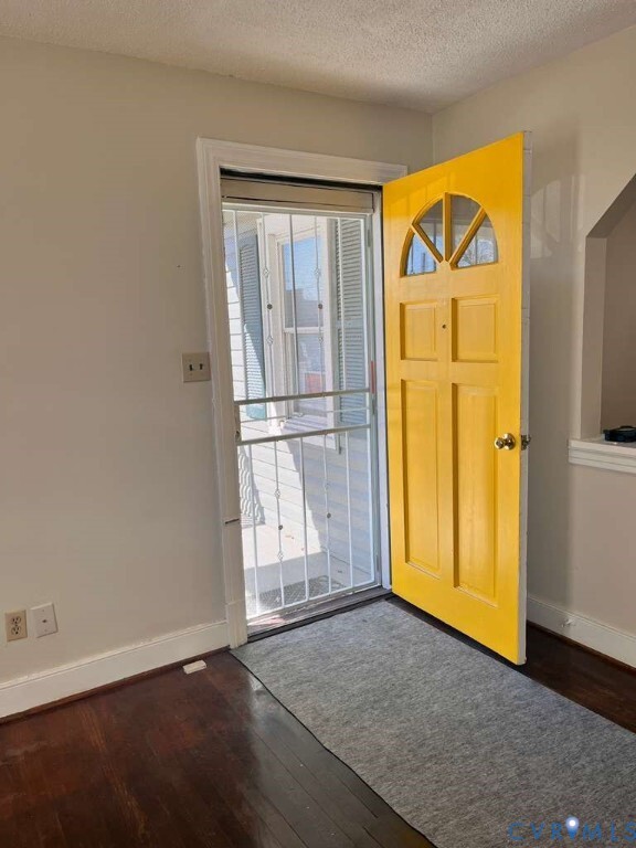 Building Photo - 2203 Dinwiddie Ave