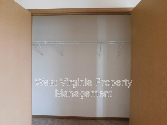 Building Photo - 210 Cardinal Wy