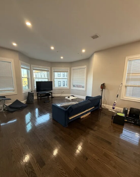 Building Photo - 156 Hillside St