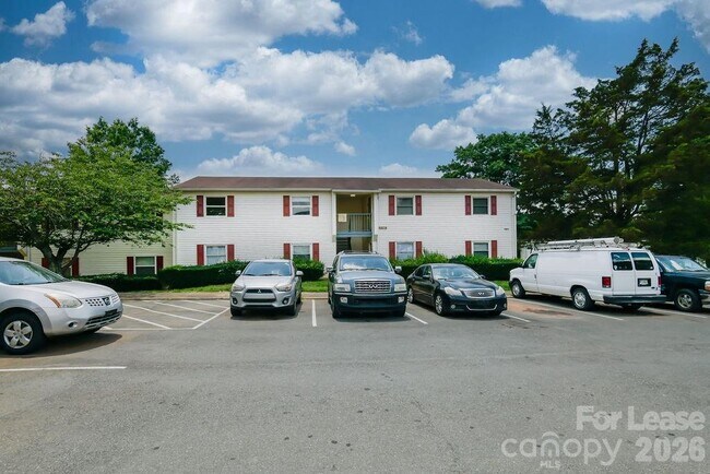 Building Photo - 7981 Shady Oak Trail