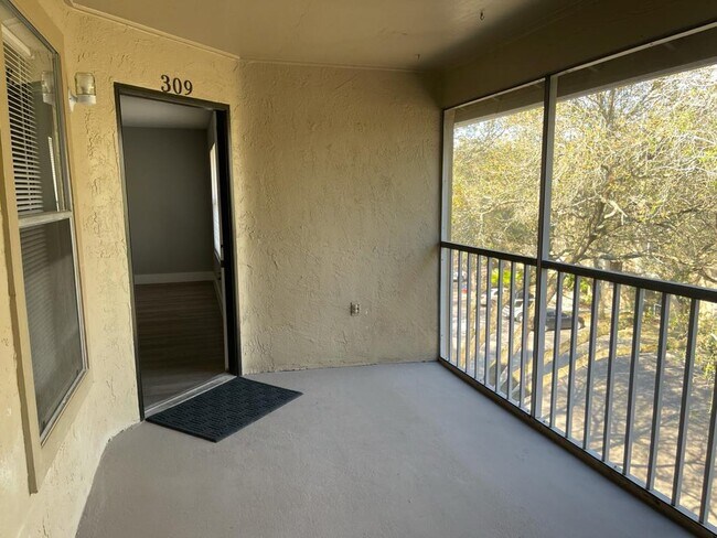 Building Photo - 623 Dory Ln