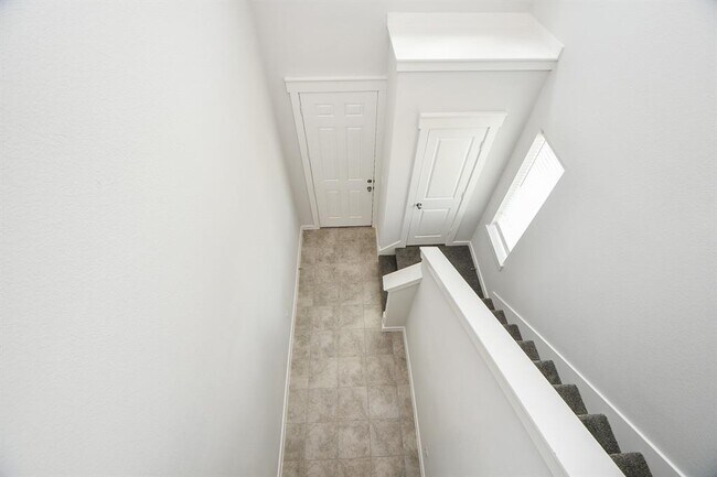 Building Photo - 7542 Coral Ter Dr
