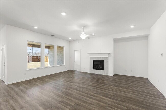 Building Photo - Beautiful Home in Melissa – Modern Living in a Growing Community