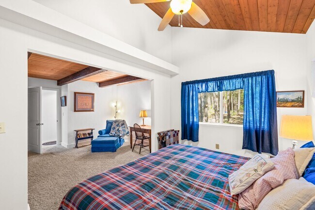 Building Photo - 3 bedroom, 2 bathroom, Spacious Scenic Munds Park Home!