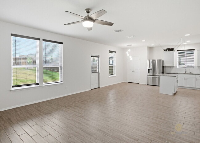 Building Photo - 4 BEDROOMS | 3 FULL BATHS | SOLAR PANELS | LOFT | DAVIS RANCH