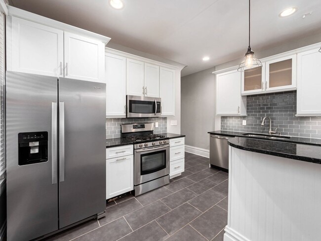 Building Photo - Central German Village Location!