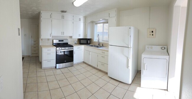 Building Photo - McD--445