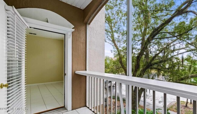 Building Photo - 10550 Baymeadows Rd