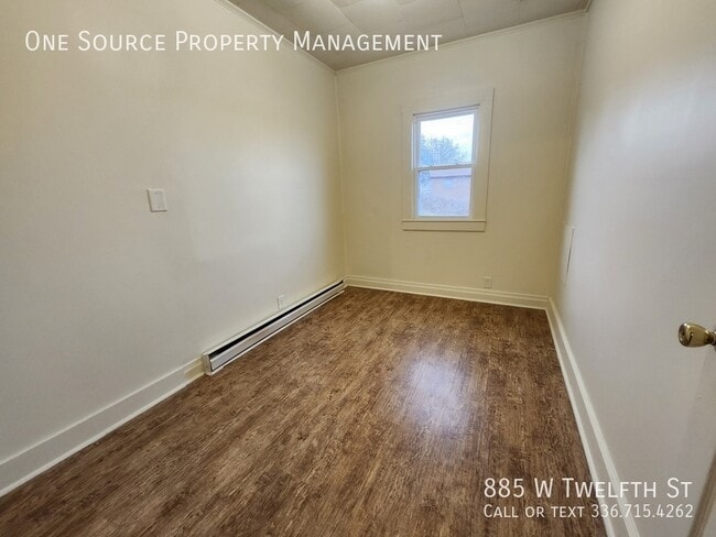 Building Photo - 885 W 12th St