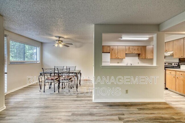 Building Photo - 3713 S Gekeler Ln