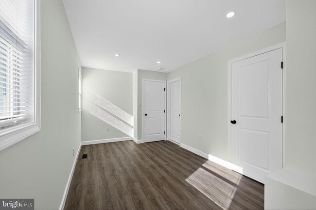 Building Photo - 8 Marley Neck Rd